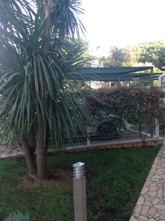 Apartments Villa Kristina Pula Exterior photo