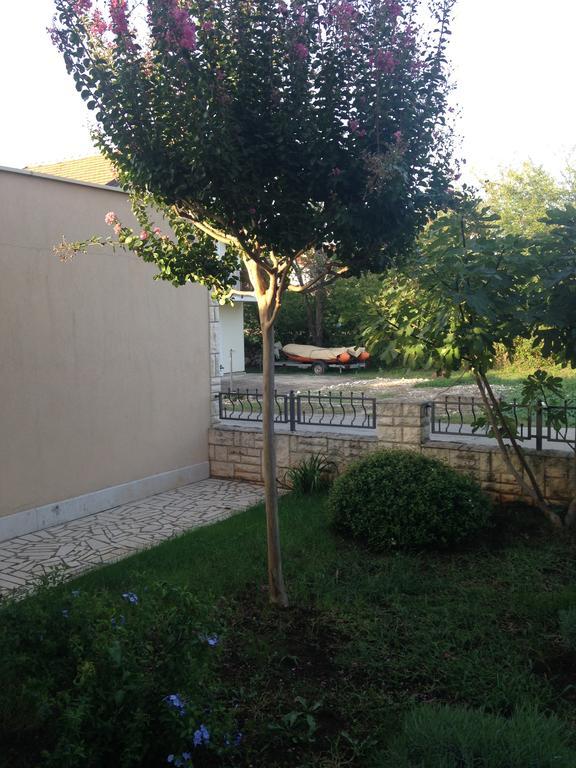 Apartments Villa Kristina Pula Exterior photo